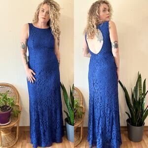 NWT Lulu’s Dark Blue Lace Keyhole Back Gown